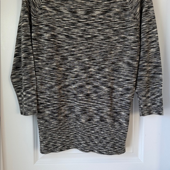 Medium Loft ¾ length Sleeve lightweight Sweater Top - Picture 7 of 7